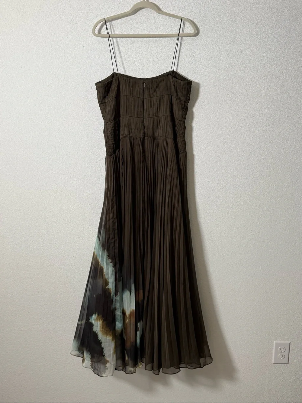 AMUR Sue Pleated Midi Dress Brown Abstract Print Pleated Chiffon Slip Dress 10 - Picture 3 of 7